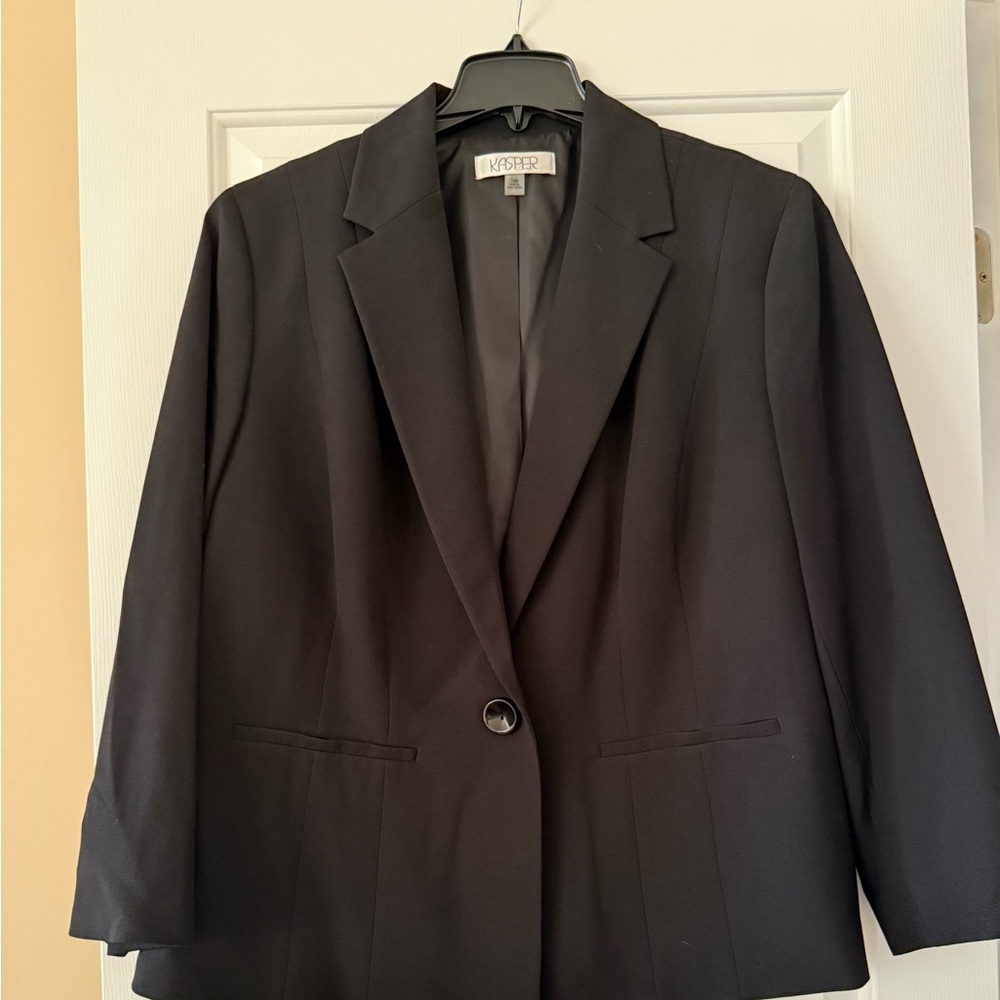 Women’s Plus Size Kasper Black Suit Jacket. Size 18W. Excellent condition!